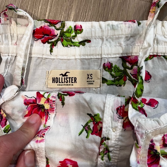 Hollister Floral 100% cotton Cute Top - Picture 6 of 10